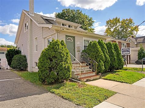 Zillow ridgefield nj - Zillow has 92 homes for sale in 07307. View listing photos, review sales history, and use our detailed real estate filters to find the perfect place. ... NJ 07307. Listing provided by HCMLS. $639,000. 2 bds; 2 ba; 1,073 sqft - Condo for sale. 170 days on Zillow. 41-5 Irving St, Jersey City, NJ 07307. ... Ridgefield Homes for Sale $664,701; East ...